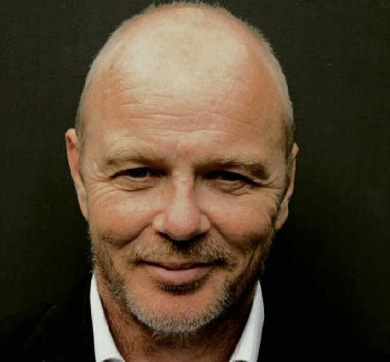 Couchcast: Simon Kerrison recites Mary Elizabeth&nbsp;Frye