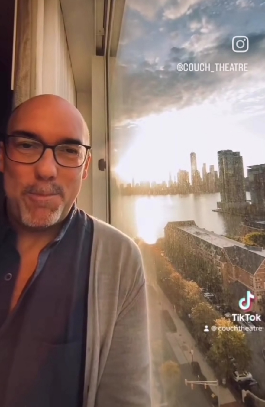 Gewinnen Sie 2 Karten für Couch Theatres Lesung Die Souveräne Leserin von Alan Bennett in&nbsp;Hamburg!